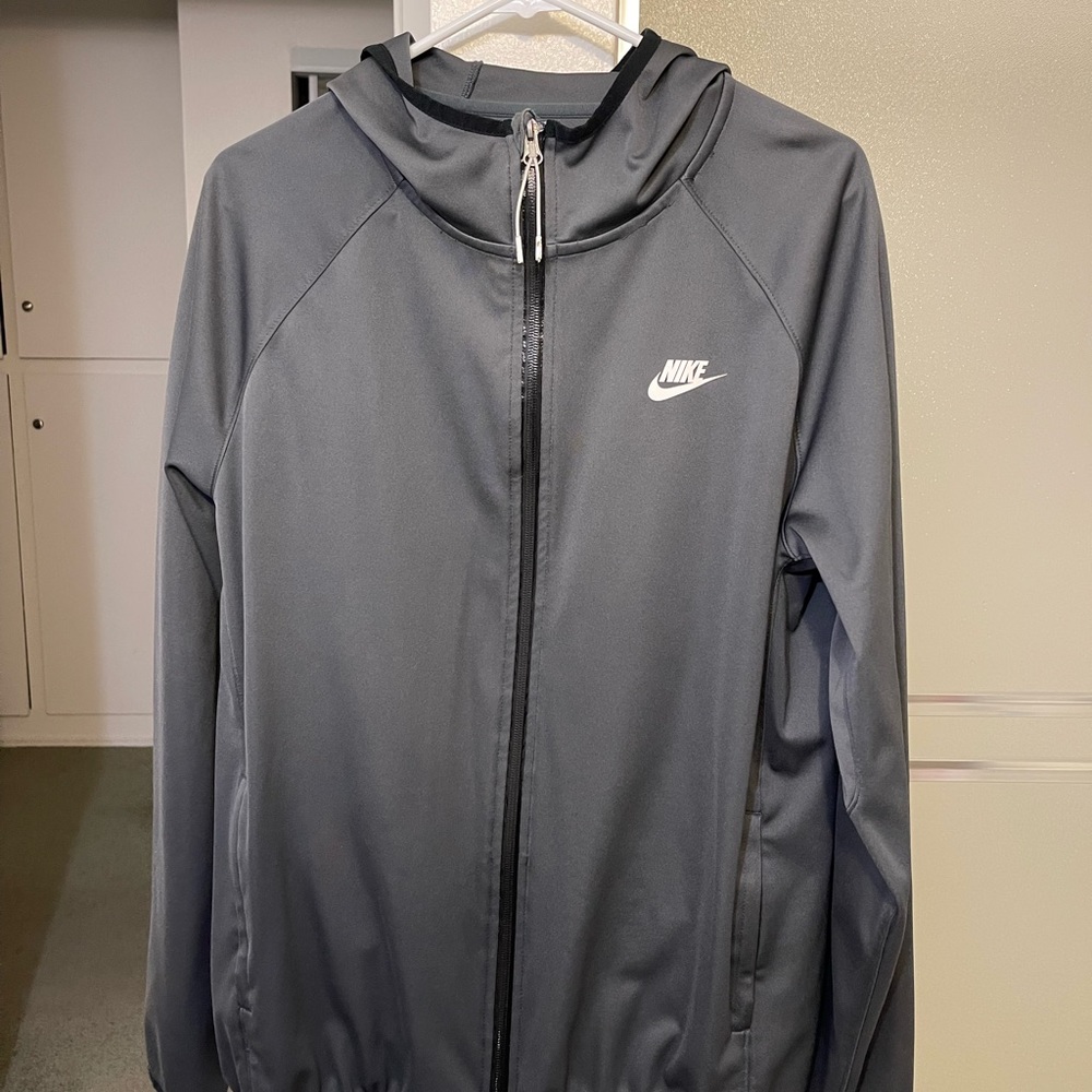 Nike Men’s Ambassador FTBL Men’s Grey Jacket Size Large CI4472-060